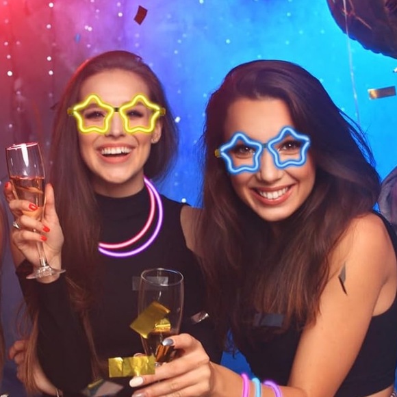 *NWT* 60pc Star & Heart Shaped Glow Glasses & Glow Sticks - Picture 3 of 6